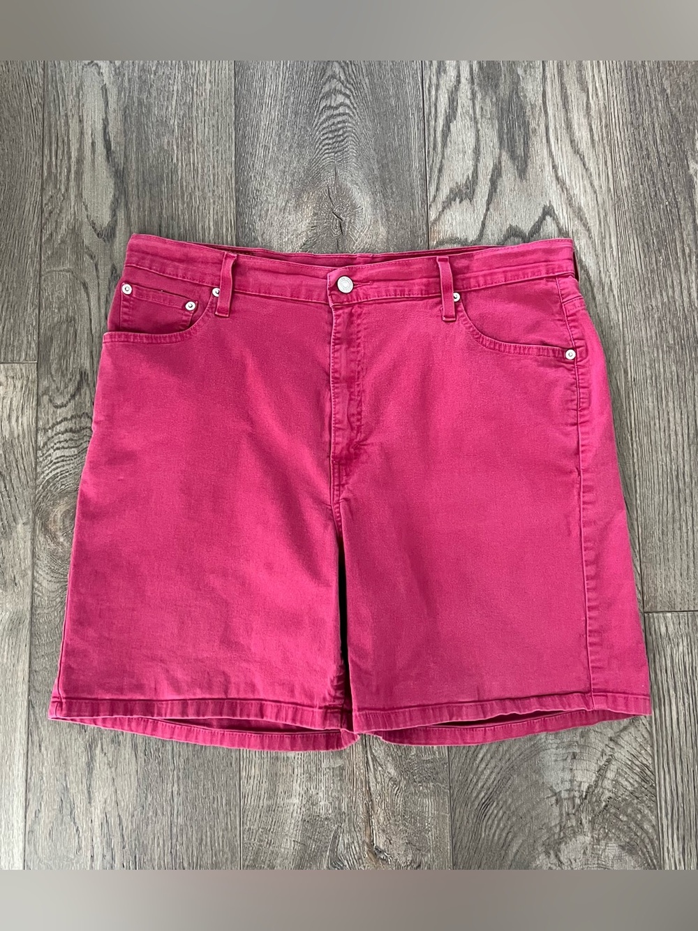 LEVI’S 550 Vintage Y2K High Waist Relaxed Fit Raspberry Pink Shorts Size 16